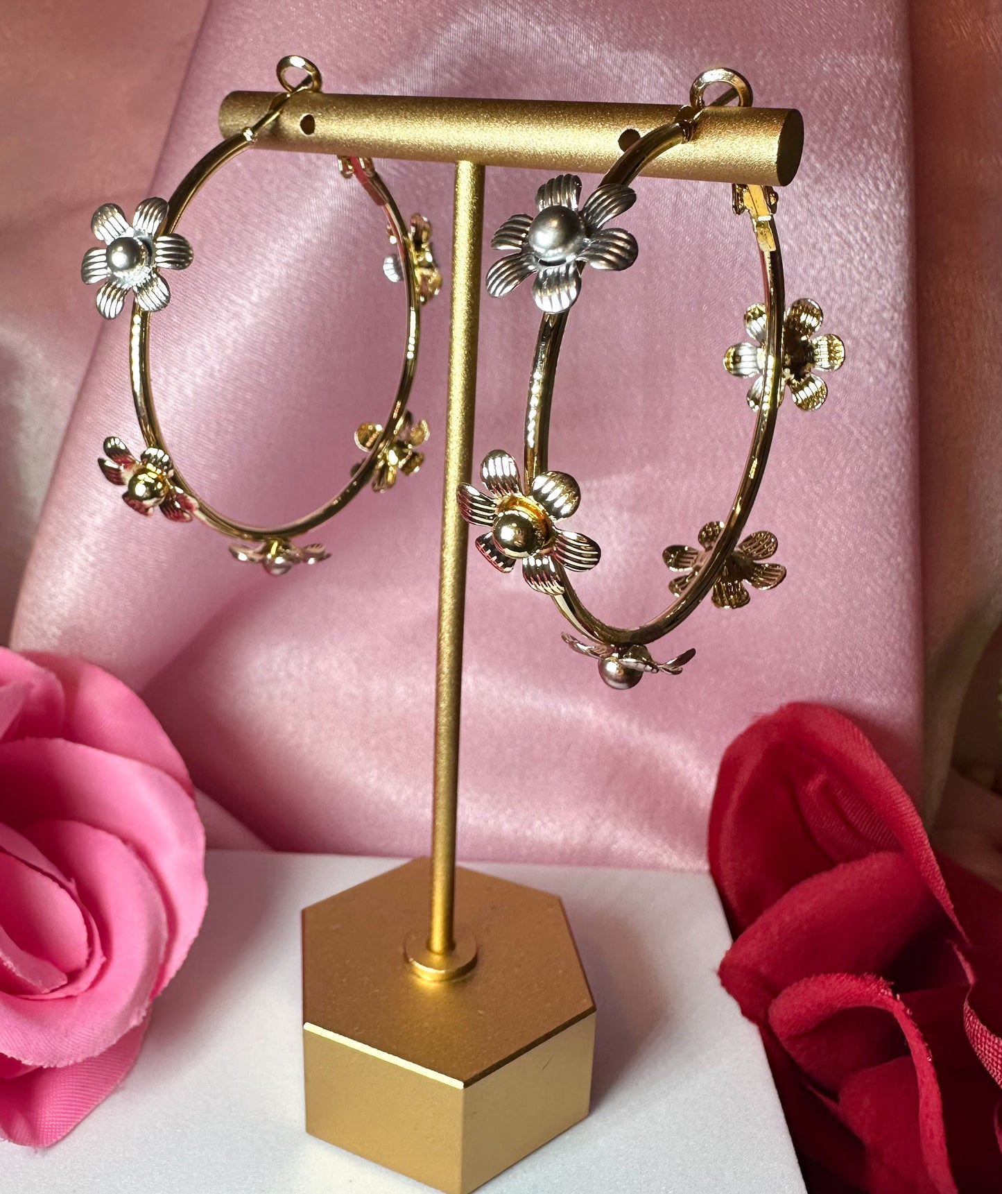 Tres Tonos Flowers Earrings
