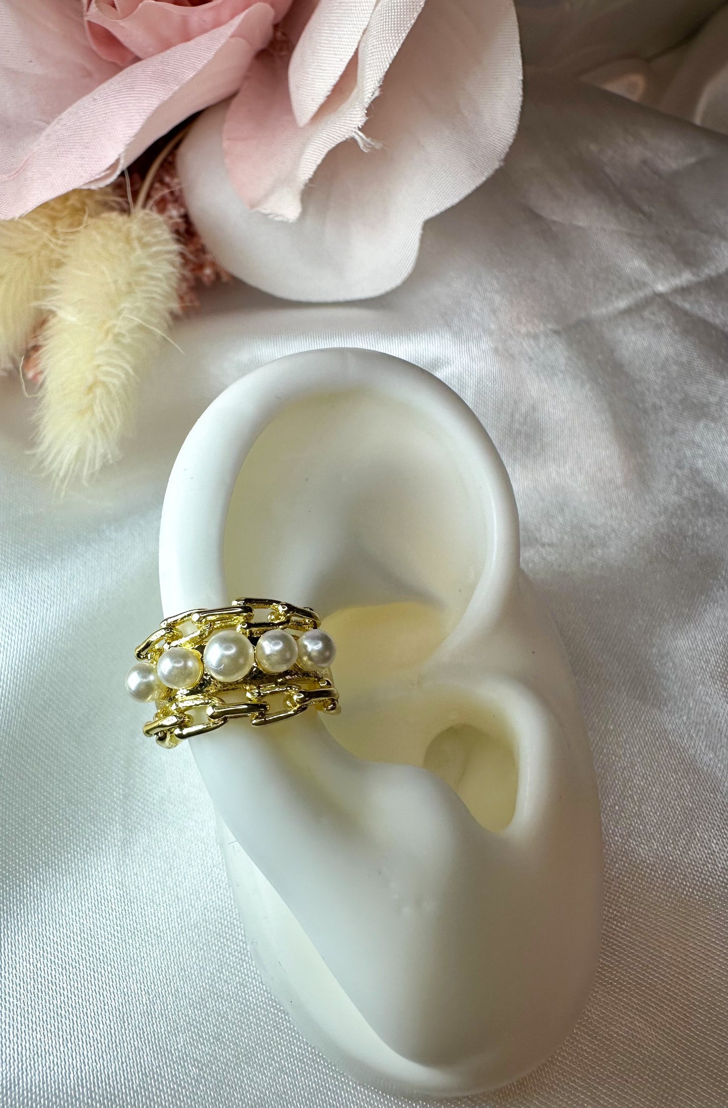 Perlada Earcuff