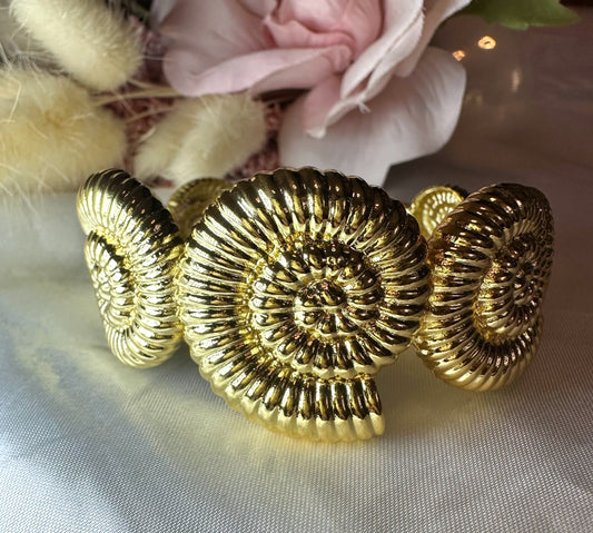 Golden Seashells Bracelet