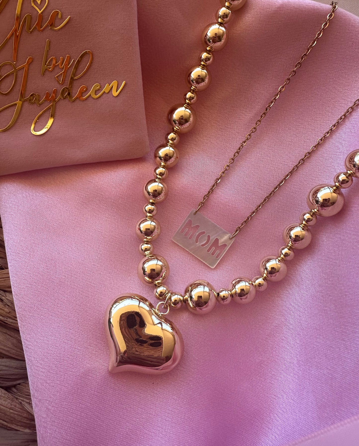 Madre Perla Mom Necklace